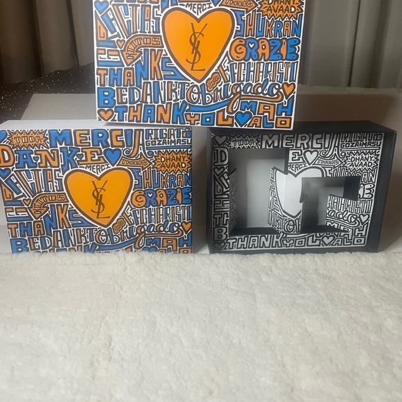 Yves Saint Laurent Orange and Blue Bold Graphic Accessory (empty box only) - Picture 3 of 10